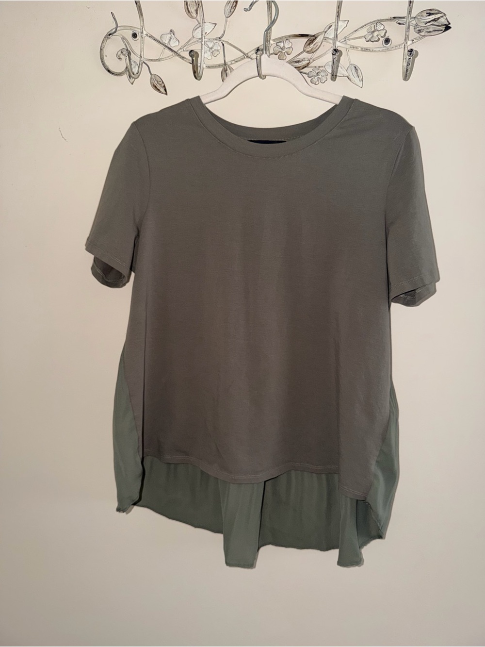 Ellen Tracy Short Sleeve Tee in Sage Green